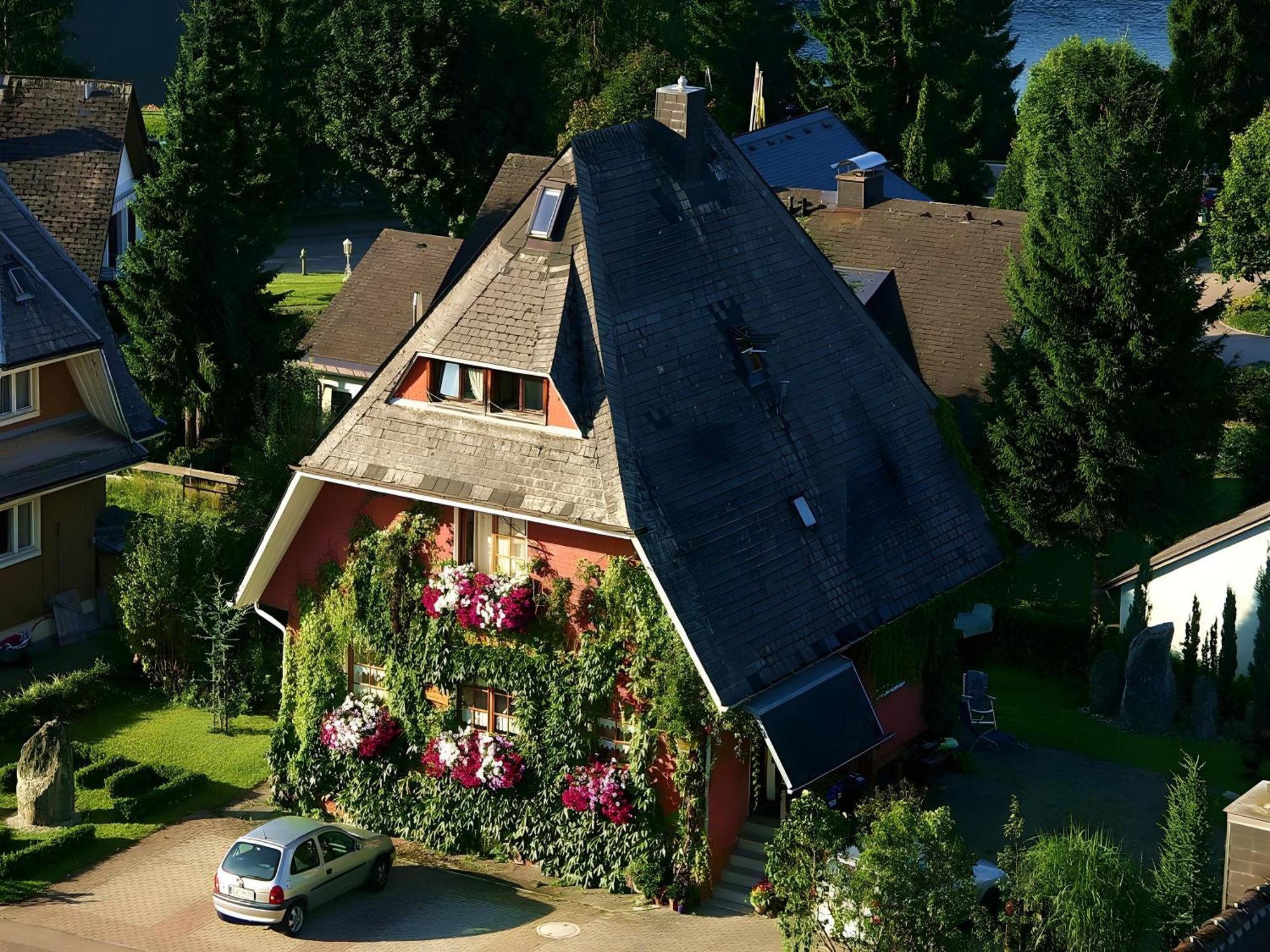 Haus Am Tannenhain تيتيسي نيوستادت المظهر الخارجي الصورة